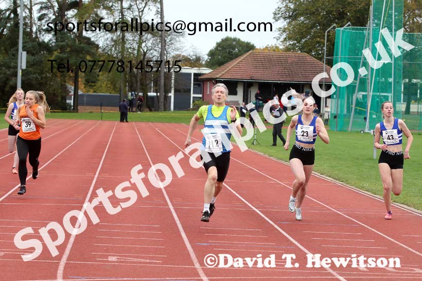 200 metres, NECAA Open Meeting, Morpeth, Sunday, October 18th. David T. Hewitson/Sports for All Pics